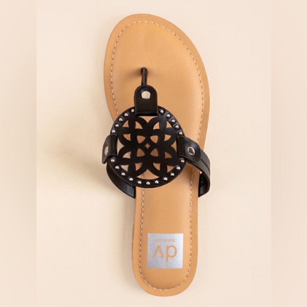 DV by Dolce Vita | Gotie Medallion Sandals